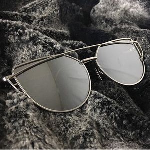 Silver cateye aviators with bar